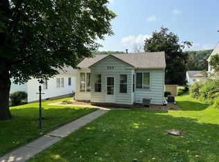 707 Hawthorn St, Red Wing, MN 55066