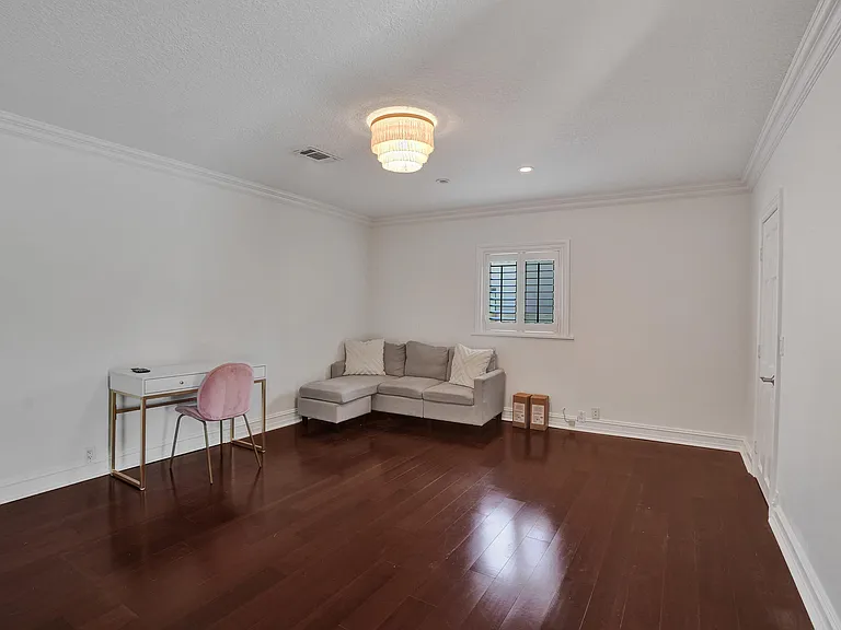 248 Codrington Dr — Photo 58