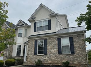 922 Ashford Ln, Blue Bell, PA 19422
