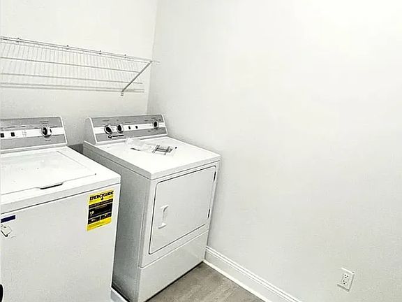 5th image of 344 Conarroe St #6