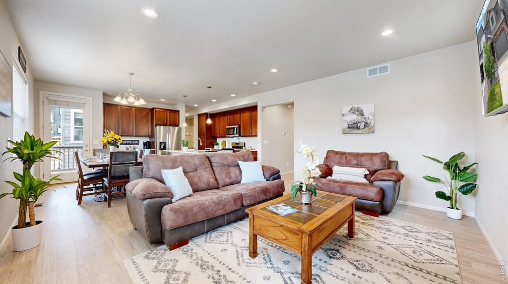 138 N Pamela Dr