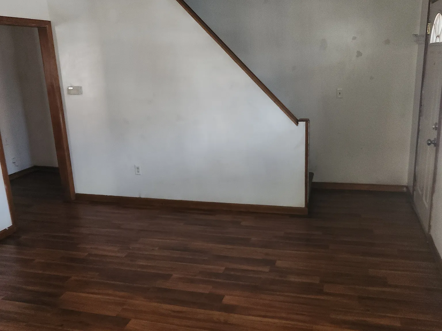 3 bed, 1200 sqft, $1,550 — Photo 1