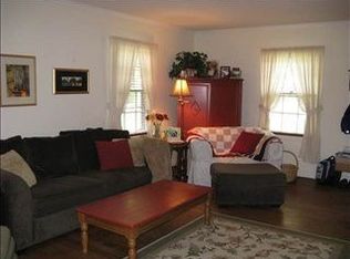 9 Jennifer Rd, Glenville, NY 12302