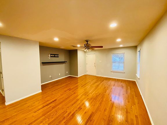 5th image of 3811 Julianas Way