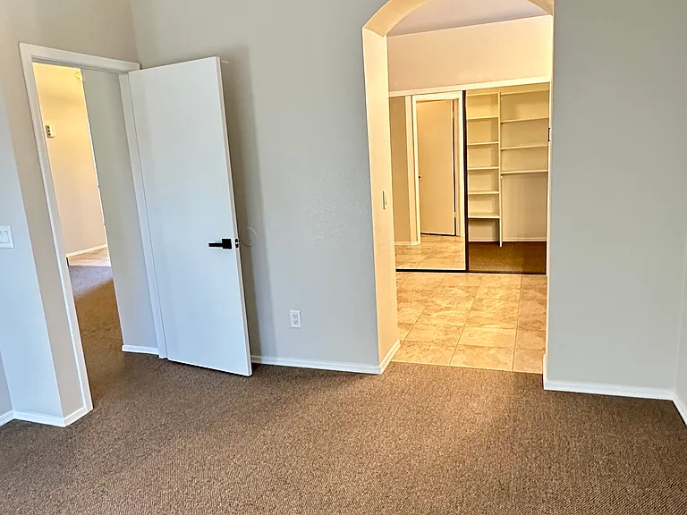 3250 W Golden Ln — Photo 5