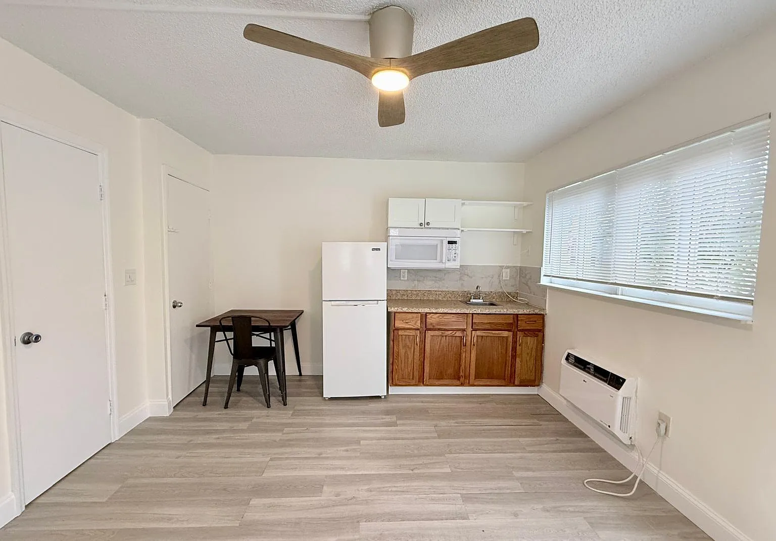 Studio, 1.0 bath, 250 sqft, $1,350 — Photo 3