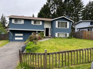 8442 NE 137th St, Kirkland, WA 98034