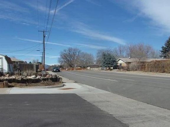 Exterior Neighborhood (street photo)