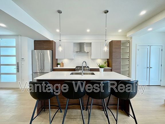 2nd image of 832 Grenfell Ave #4