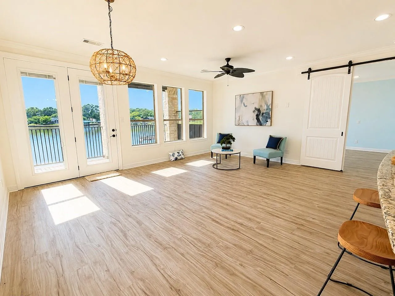3 bed, 2.5 bath, 1528 sqft, $2,250 — Photo 2