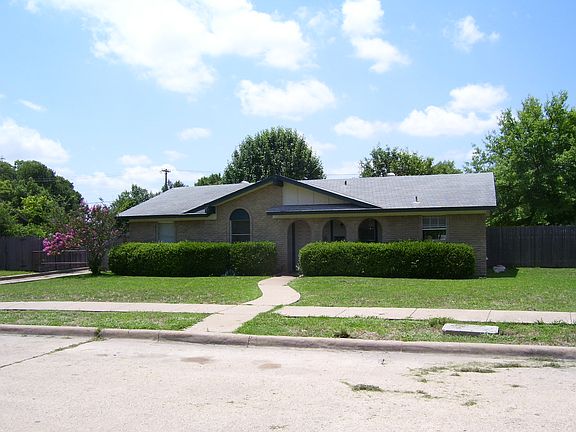 2nd image of 1014 Quebec Dr