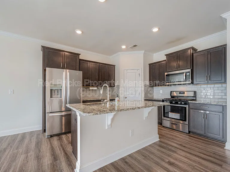 630 Cypress Glen Ln — Photo 10