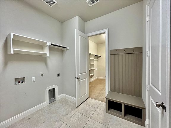 4th image of 3620 Walden Dr