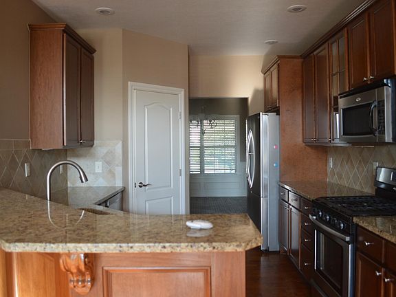 4th image of 9349 Pratolino Villa Dr