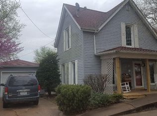 32 S Main St, Preston, IA 52069