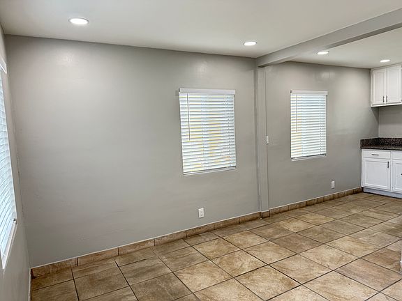 3rd image of 10120 California Ave APT B