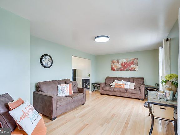 2nd image of 2 Carissa Ct