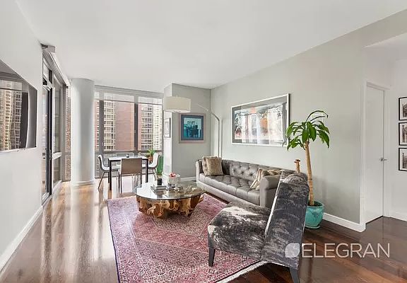 3rd image of 101 W 24th St APT 12A