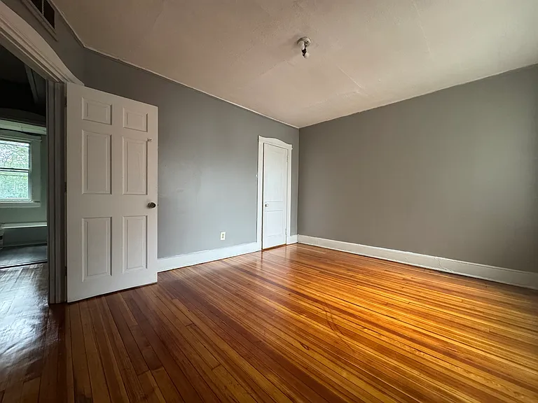1050 Capitol Ave #8 — Photo 2