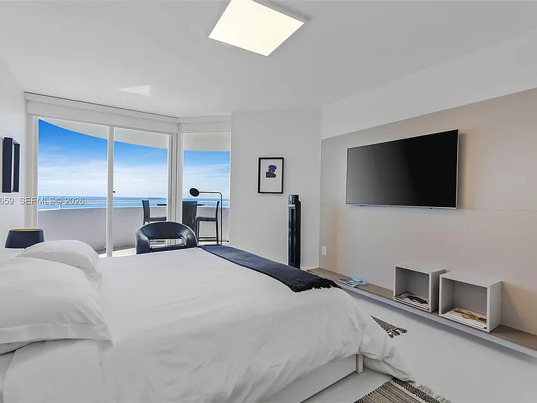6301 Collins Ave #2103 — Photo 21