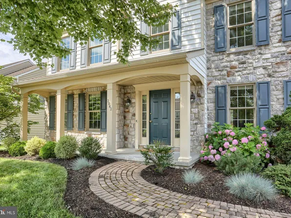 2042 Harvest Dr, Mechanicsburg, PA 17055