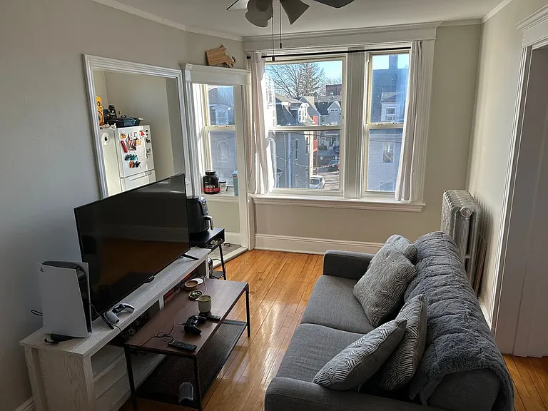 14 Farrington Ave #7A — Photo 2
