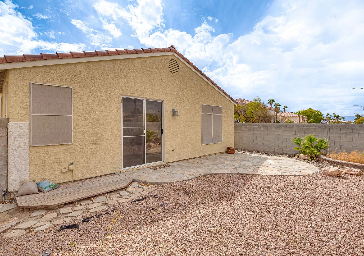 Hard to find Single Story * 3 Bedroom * 2 Car Garage — Photo 3