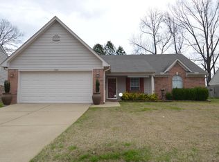 7102 Willow Point Dr, Horn Lake, MS 38637
