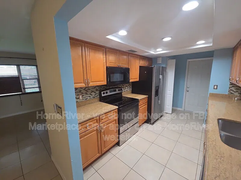 3 bed, 2.0 bath, 1348 sqft, $2,650 — Photo 2