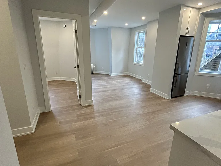 592 Church St #10 — Photo 13