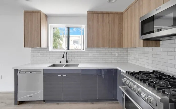 1148 N Sycamore Ave — Photo 9