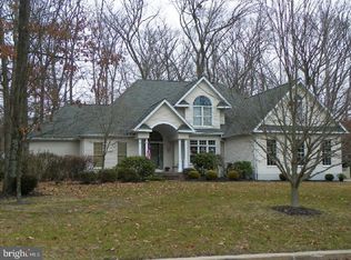 800 Damask Rose Ct, Vineland, NJ 08360