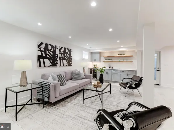 5735 4th St S, Arlington, VA 22204