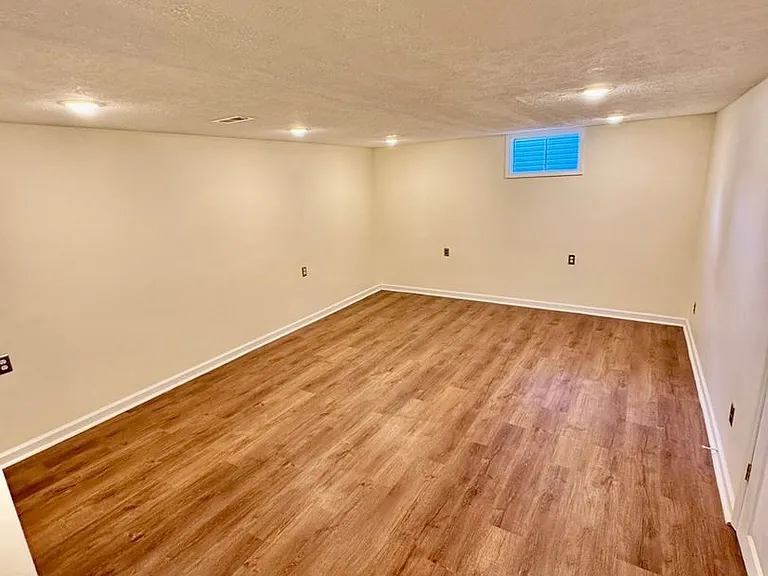 604 N Mantle Ave — Photo 17