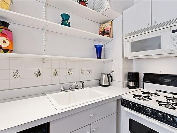 2nd image of 2 Crawford St APT 6