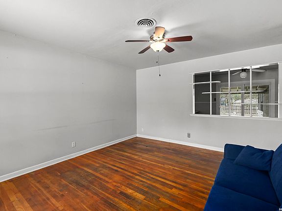 4th image of 5119 Arrowhead Dr