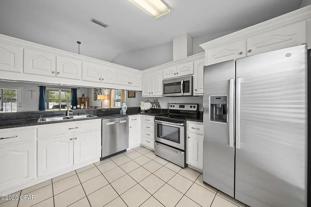 3 bed, $2,195 — Photo 4