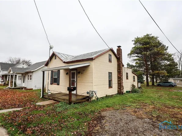 27 Main St, Leipsic, OH 45856