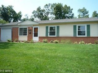 209 W Balsam Rd, Sterling, VA 20164