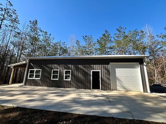 2nd image of 1006 County Road 184