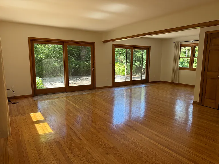 11 Gulf Rd — Photo 4