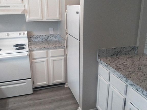 2nd image of 251 SW Dunn Way