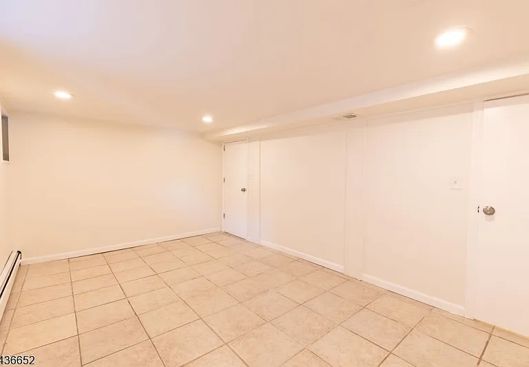 210 Globe Ave — Photo 31