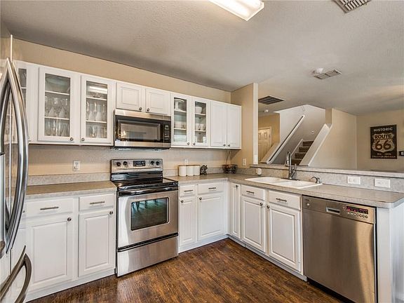 3rd image of 6080 Arabian Ave
