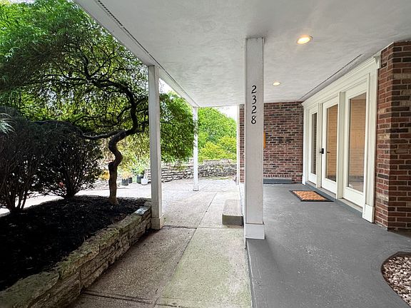 2nd image of 2326-8 Upland Pl #2328-2