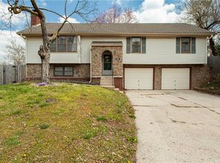 17804 Whitney Ct, Independence, MO 64057