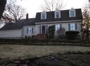 5 Sunset Ter, Cedar Grove, NJ 07009