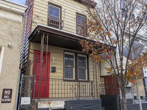 707 Sip St, Union City, NJ 07087