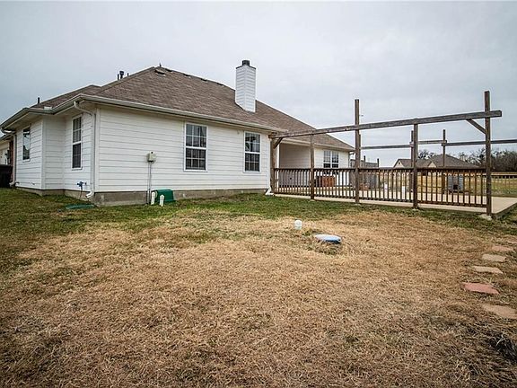 4th image of 3013 Teri Cir