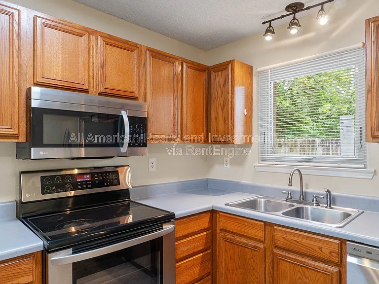 104 Hydac Rd #B — Photo 8